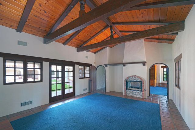 5443 Calzada Del Bosque, Rancho Santa Fe, CA 92067