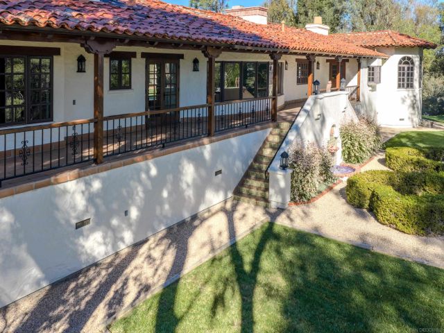 5443 Calzada Del Bosque, Rancho Santa Fe, CA 92067