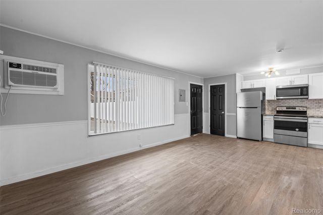 4401 Crooks Road, Royal Oak Charter Township, MI 48073