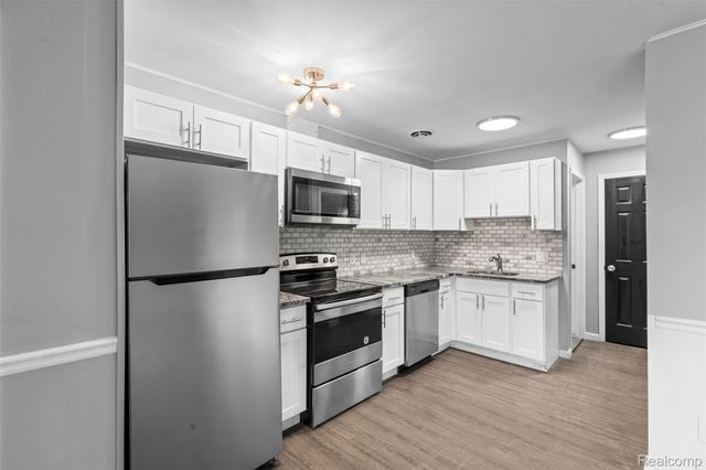 4401 Crooks Road, Royal Oak Charter Township, MI 48073