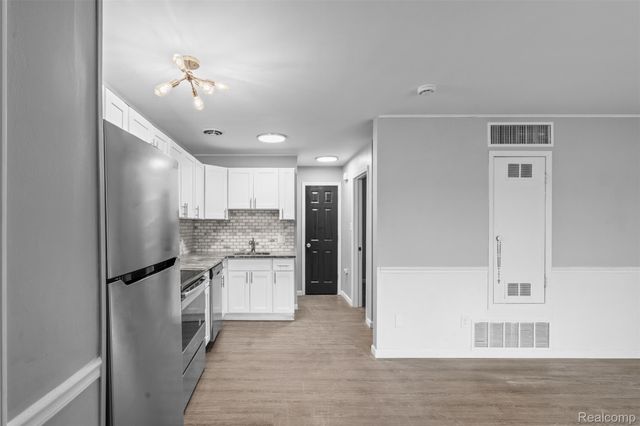 4401 Crooks Road, Royal Oak Charter Township, MI 48073