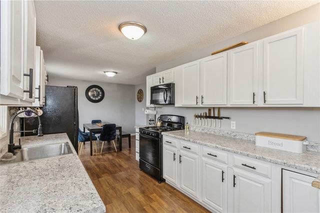 281 Jacolyn Drive NW, Cedar Rapids, IA 52405