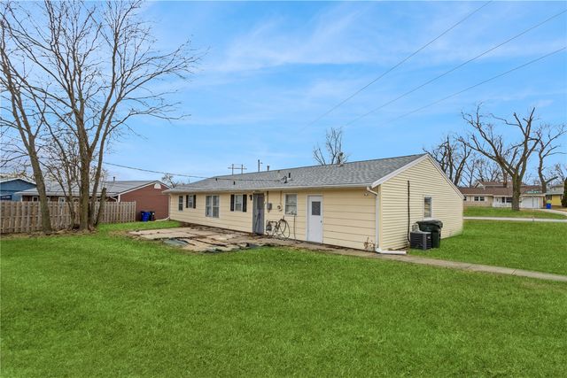 281 Jacolyn Drive NW, Cedar Rapids, IA 52405