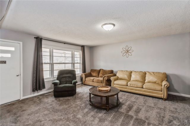 281 Jacolyn Drive NW, Cedar Rapids, IA 52405