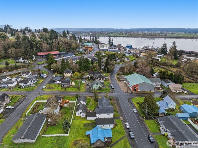 180 Second Street, Cathlamet, WA 98612