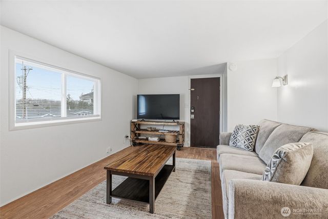 180 Second Street, Cathlamet, WA 98612