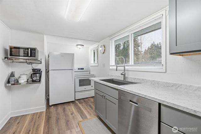 180 Second Street, Cathlamet, WA 98612