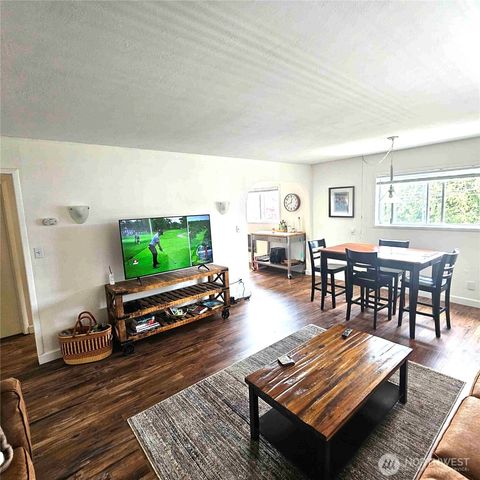 180 Second Street, Cathlamet, WA 98612