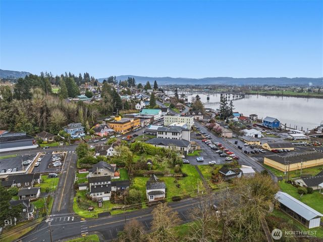 180 Second Street, Cathlamet, WA 98612