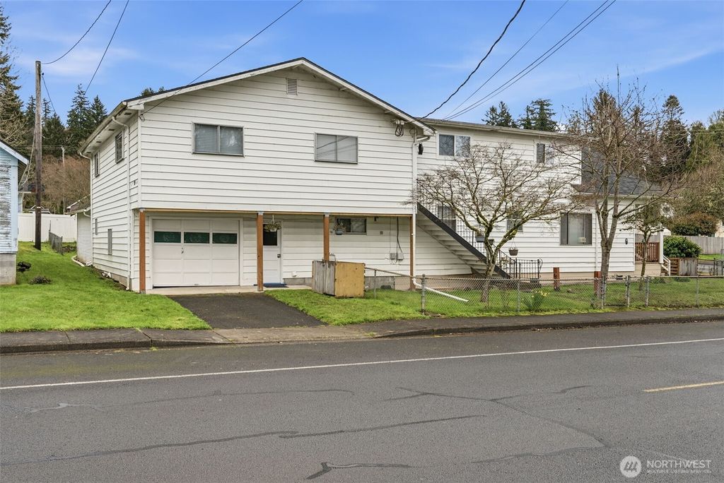 180 Second Street, Cathlamet, WA 98612