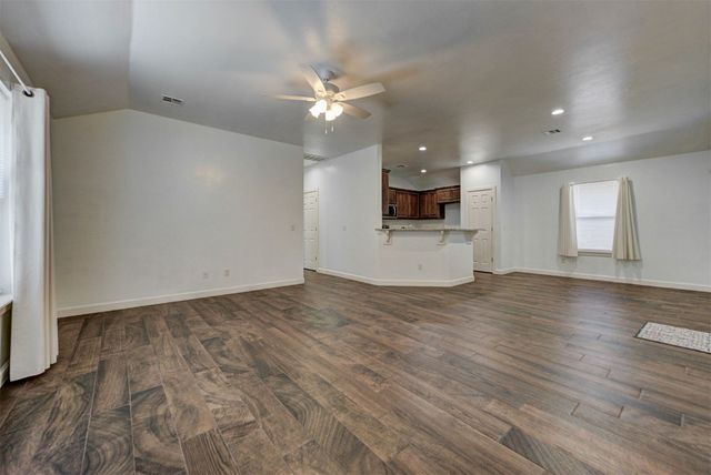 316 SW 4th Place, Newcastle, OK 73065