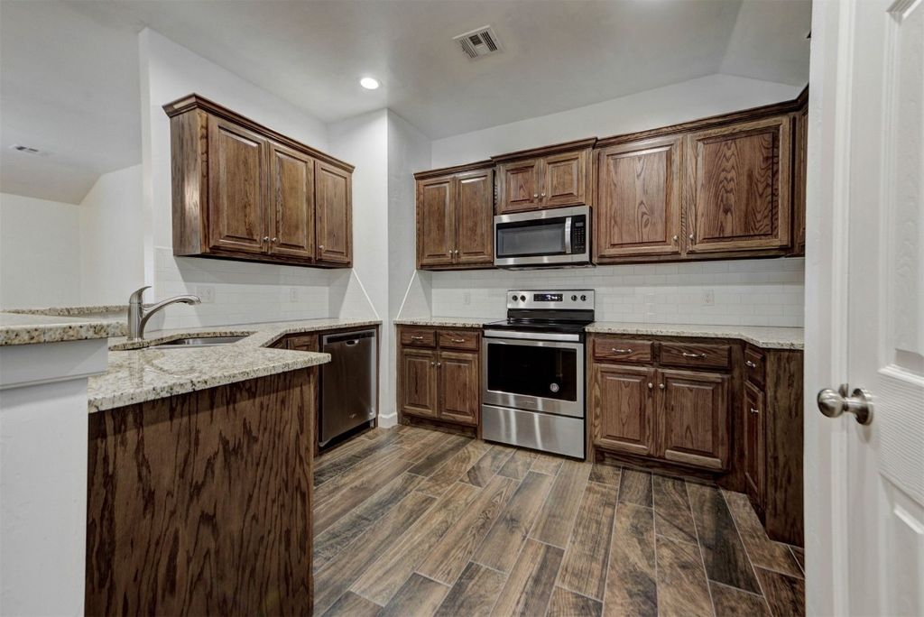 316 SW 4th Place, Newcastle, OK 73065