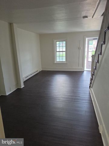 243- 245 E VALLEY RD, Coatesville, PA 19320