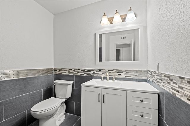 8101 Barrogate Dr, Corpus Christi, TX 78409