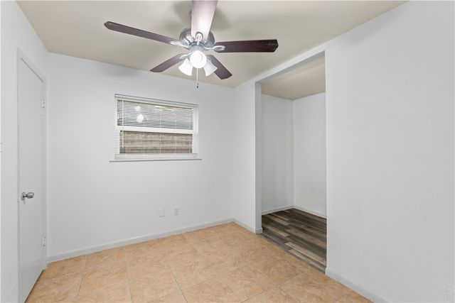 8101 Barrogate Dr, Corpus Christi, TX 78409