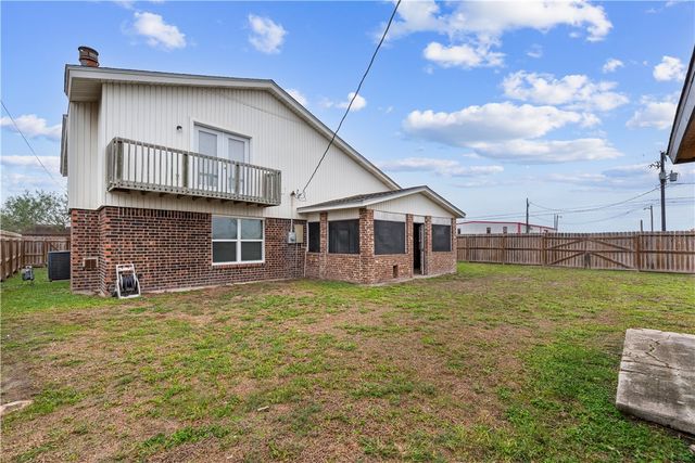 8101 Barrogate Dr, Corpus Christi, TX 78409