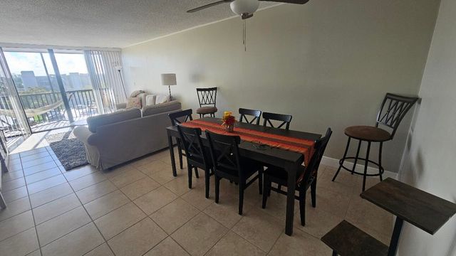 4 Royal Palm Way 6050, Boca Raton, FL 33432