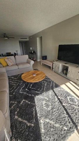 4 Royal Palm Way 6050, Boca Raton, FL 33432