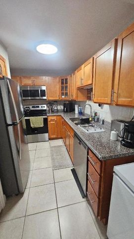 4 Royal Palm Way 6050, Boca Raton, FL 33432