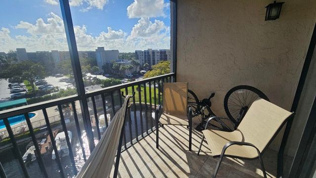 4 Royal Palm Way 6050, Boca Raton, FL 33432