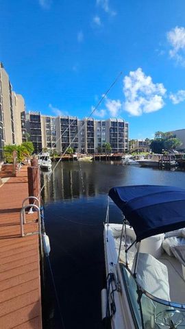 4 Royal Palm Way 6050, Boca Raton, FL 33432