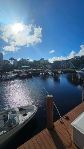 4 Royal Palm Way 6050, Boca Raton, FL 33432