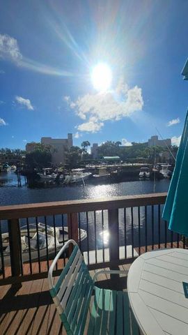 4 Royal Palm Way 6050, Boca Raton, FL 33432