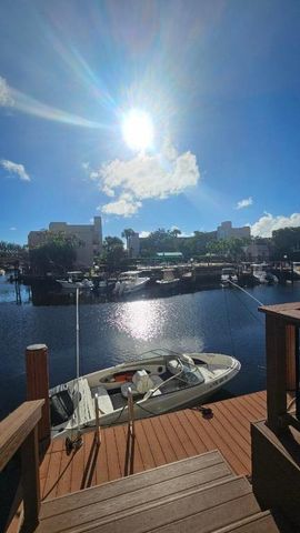 4 Royal Palm Way 6050, Boca Raton, FL 33432