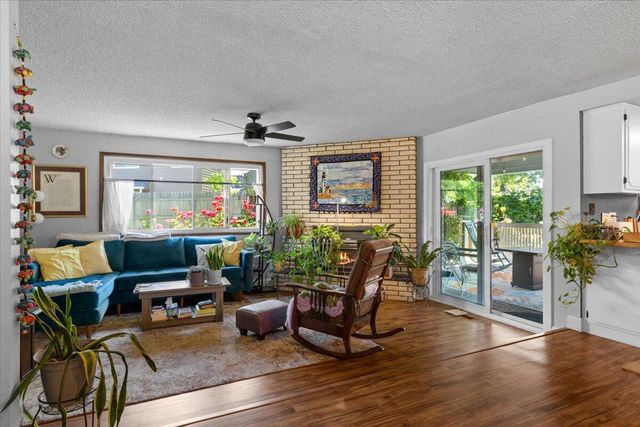 597 Magenta Circle, Medford, OR 97504
