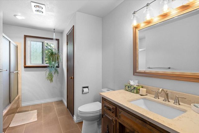 597 Magenta Circle, Medford, OR 97504