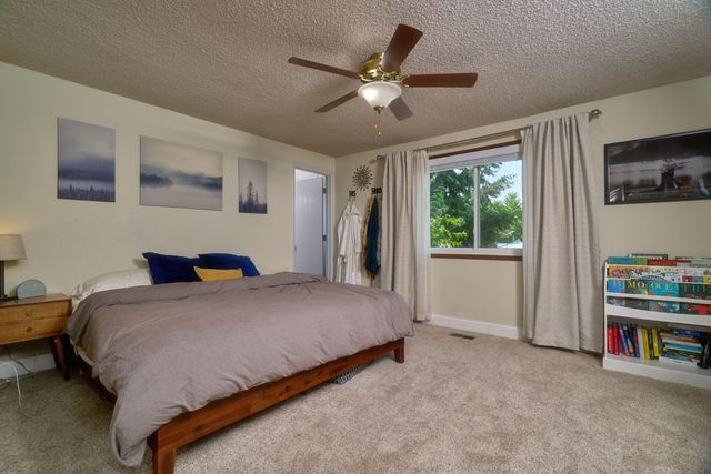 597 Magenta Circle, Medford, OR 97504