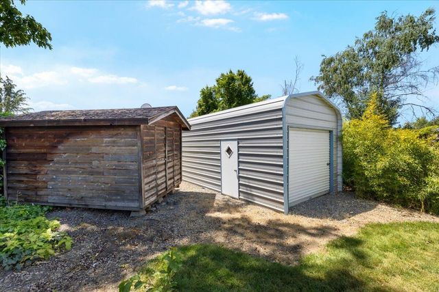 597 Magenta Circle, Medford, OR 97504