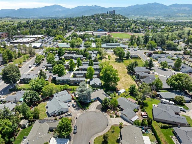 597 Magenta Circle, Medford, OR 97504