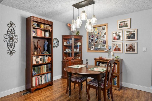 597 Magenta Circle, Medford, OR 97504