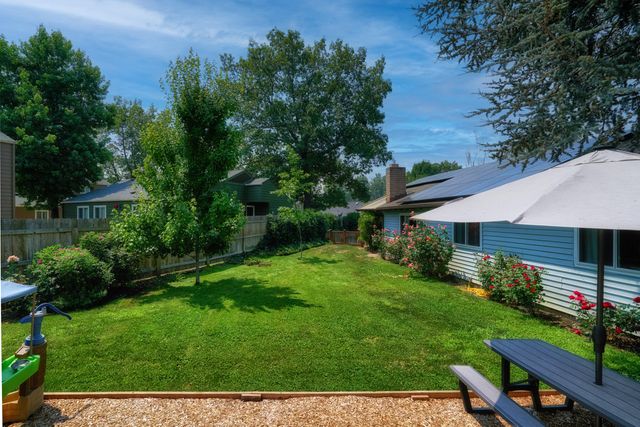 597 Magenta Circle, Medford, OR 97504