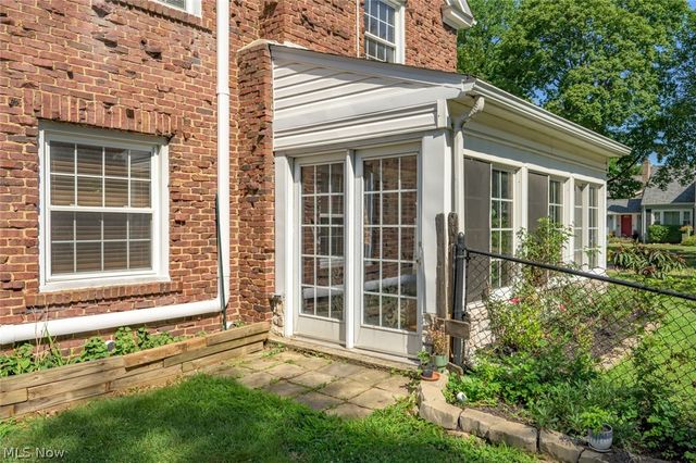 228 Kenwick Drive, Akron, OH 44313