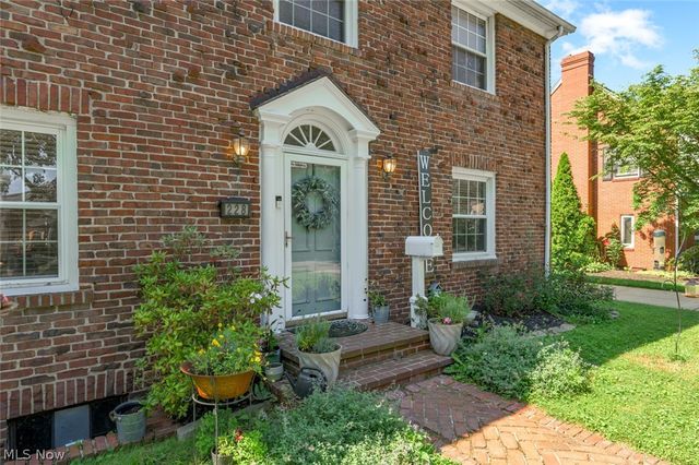 228 Kenwick Drive, Akron, OH 44313