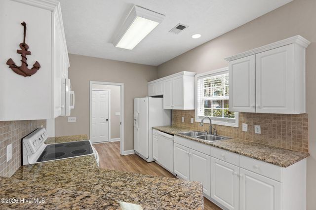 10 Topsail Court, Carolina Shores, NC 28467