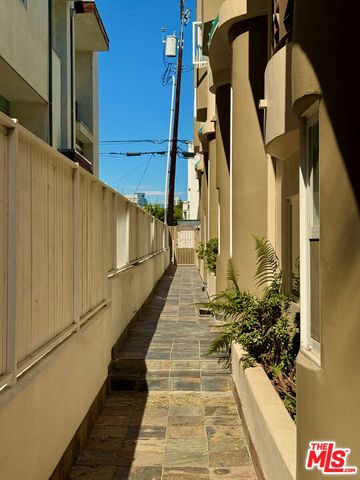 1247 23rd Street D, Santa Monica, CA 90404