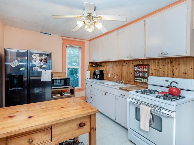 1391 Charles Avenue, Saint Paul, MN 55104