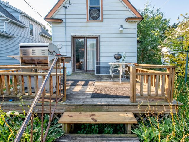 1391 Charles Avenue, Saint Paul, MN 55104