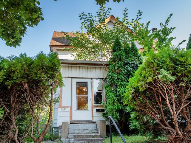 1391 Charles Avenue, Saint Paul, MN 55104