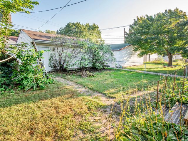 1391 Charles Avenue, Saint Paul, MN 55104