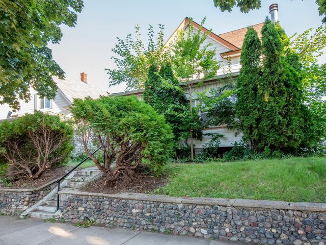 1391 Charles Avenue, Saint Paul, MN 55104