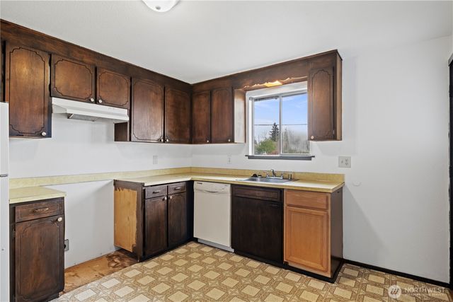 5676 S I Street, Tacoma, WA 98408