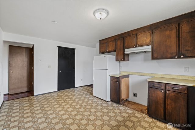 5676 S I Street, Tacoma, WA 98408