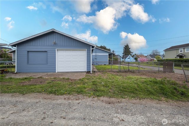 5676 S I Street, Tacoma, WA 98408