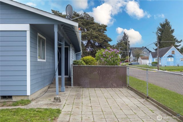 5676 S I Street, Tacoma, WA 98408