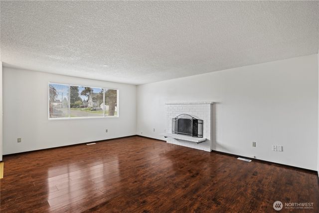 5676 S I Street, Tacoma, WA 98408