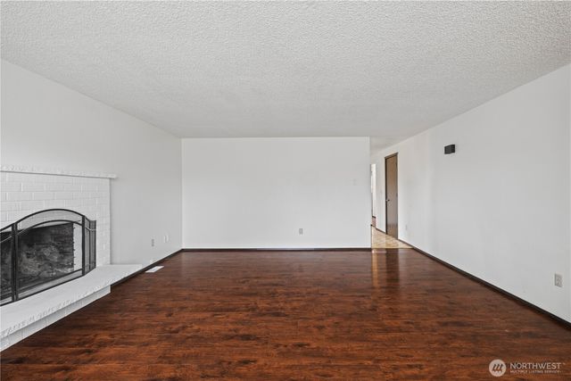 5676 S I Street, Tacoma, WA 98408